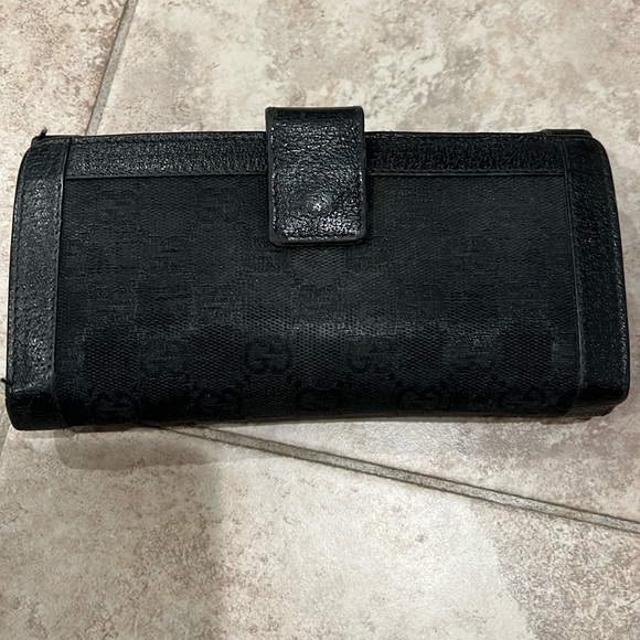 Gucci Wallet 
Black GG fabric and leather - Picture 1 of 6